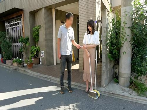 Hiếp dâm cô hàng xóm trong kỷ niệm ngày cưới