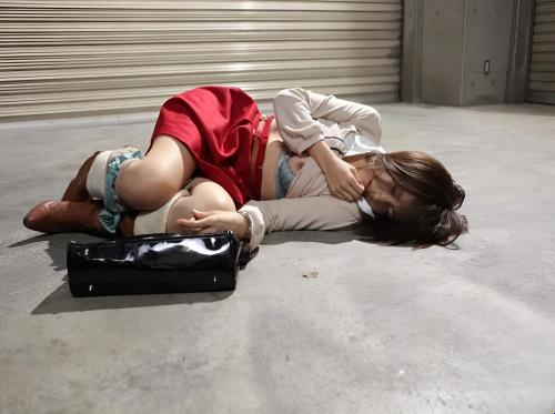 地鐵裡強姦美女