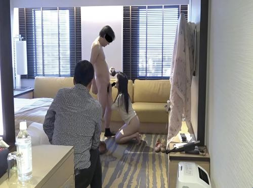 丈夫的奇怪爱好是看妻子与其他人发生性关系