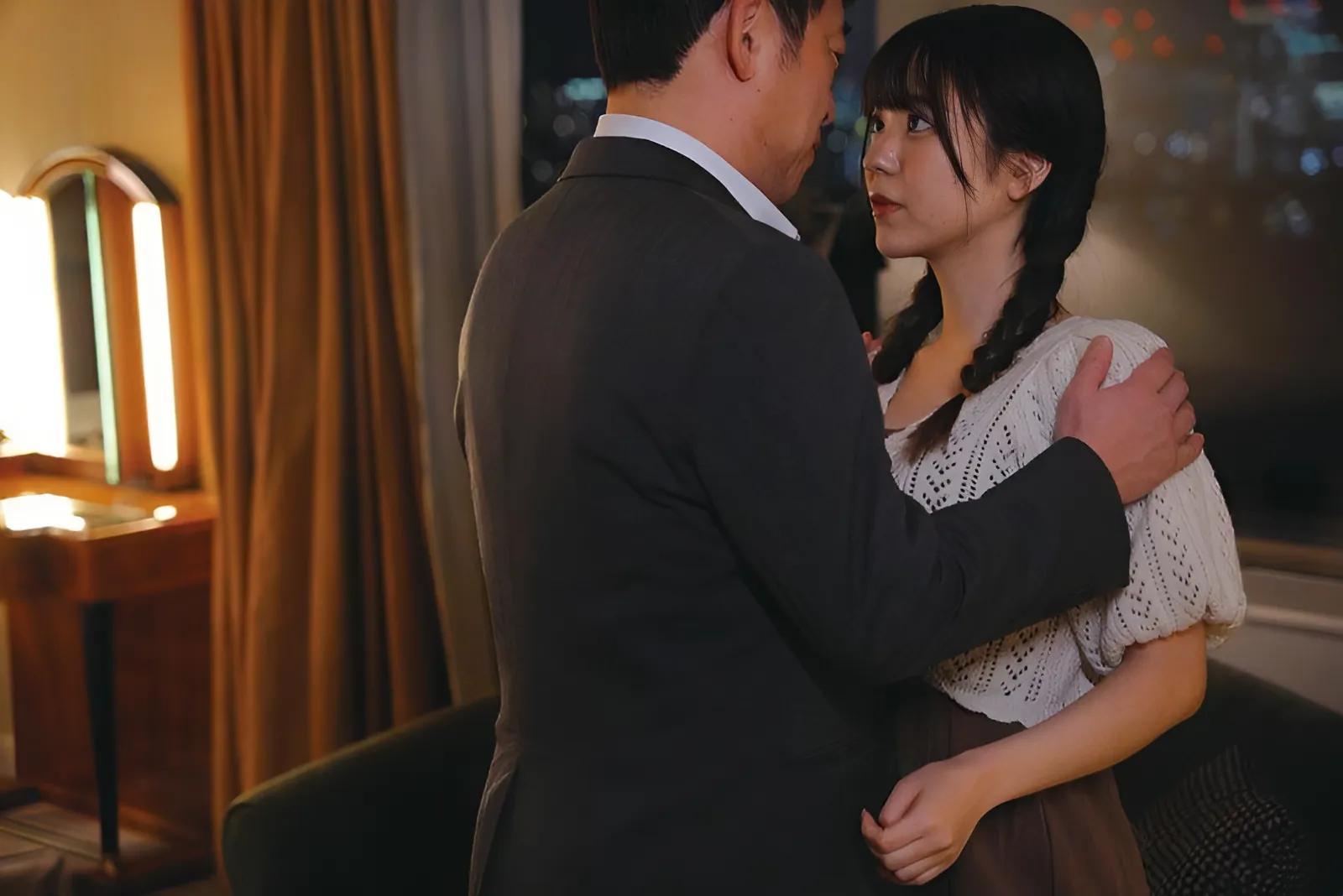 SSIS-714 好色な秘書