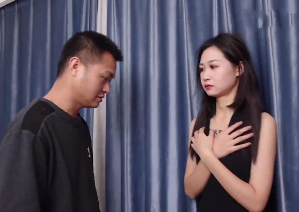 Il est allé aider la femme de son voisin à réparer son ordinateur puis l'a violée